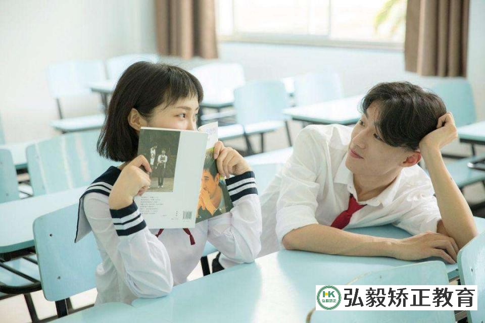 女儿早恋不愿意上学怎么劝说她，我就是用了这个方法，孩子从厌学变成尖子生